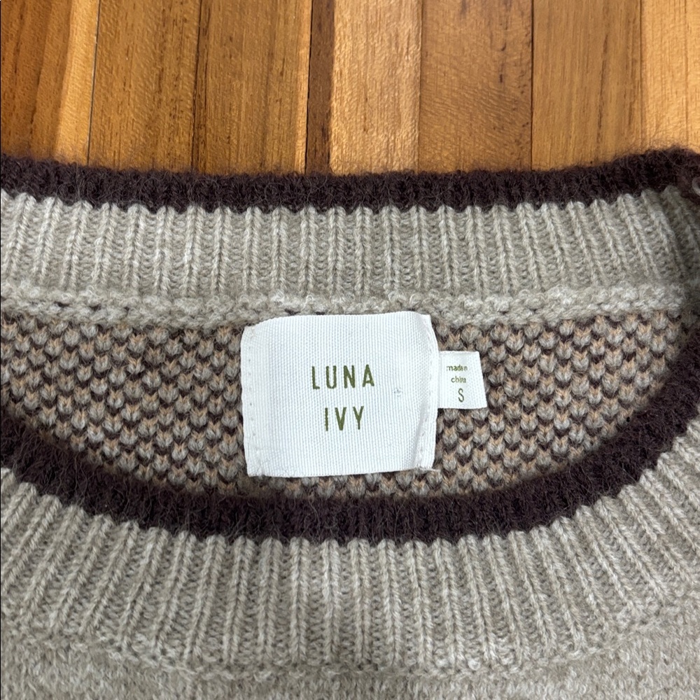 LUNA IVY Sweater - Picture 3 of 3